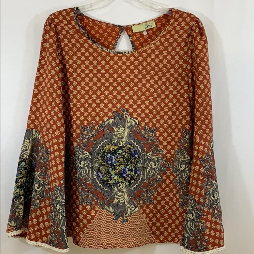 Bell sleeve Top